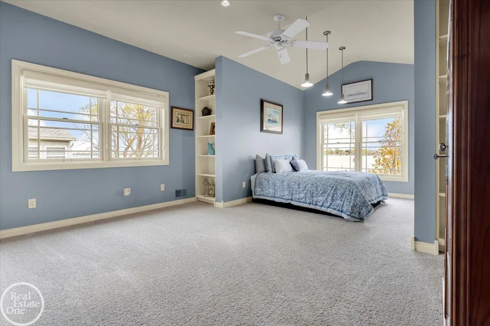 7827 S River Road Cottrellville Township, MI 48039