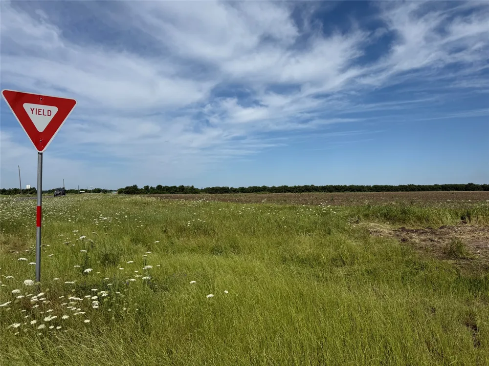 Fm 1396 Honey Grove, TX 75446