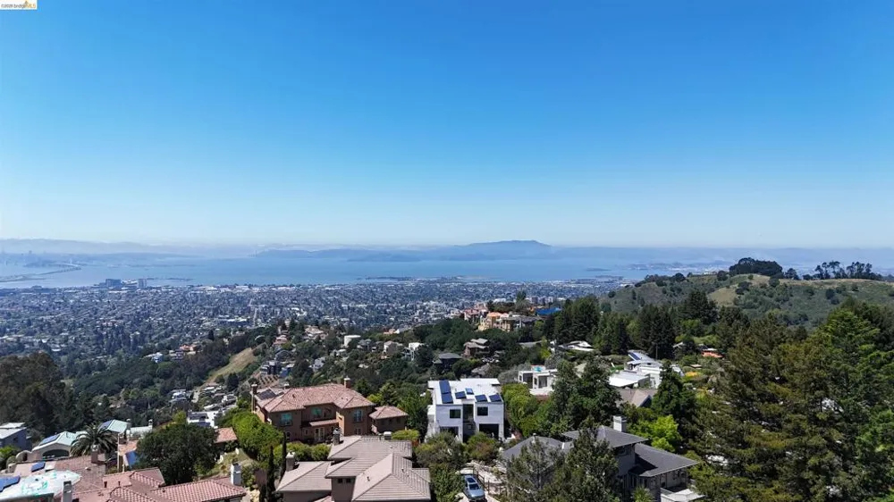 7150 Marlborough Oakland, CA 94705