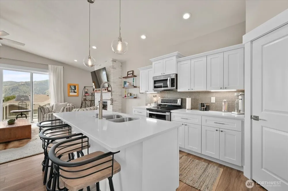 317 Village Drive Manson, WA 98831