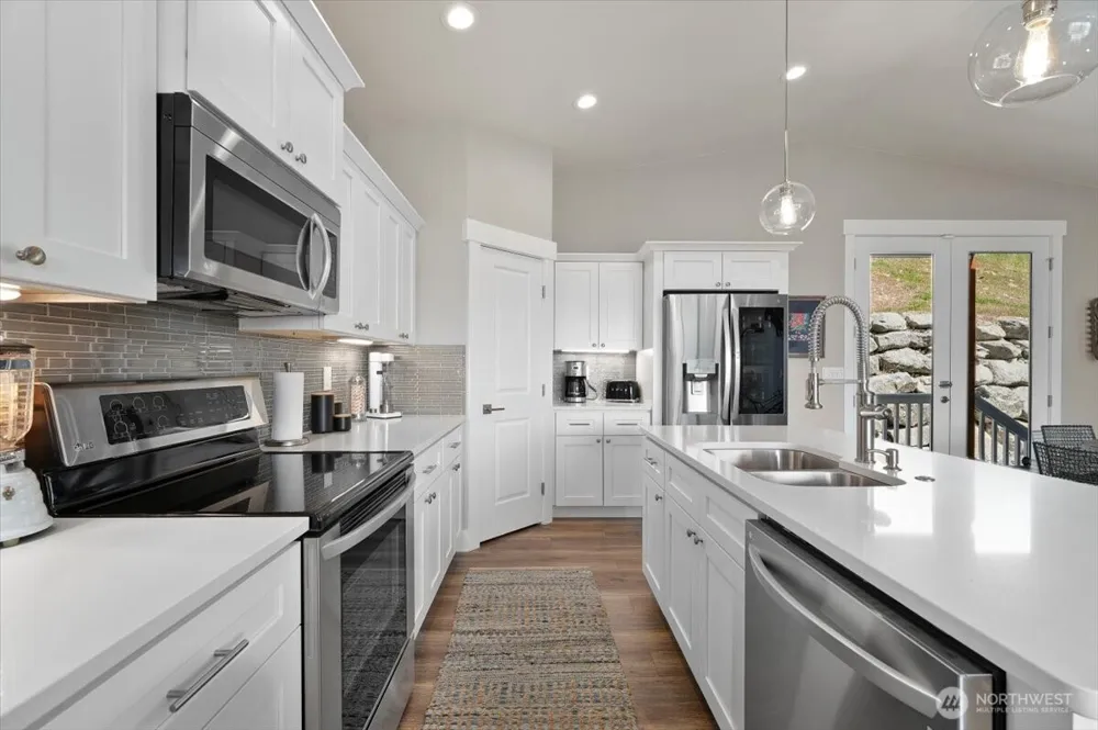 317 Village Drive Manson, WA 98831