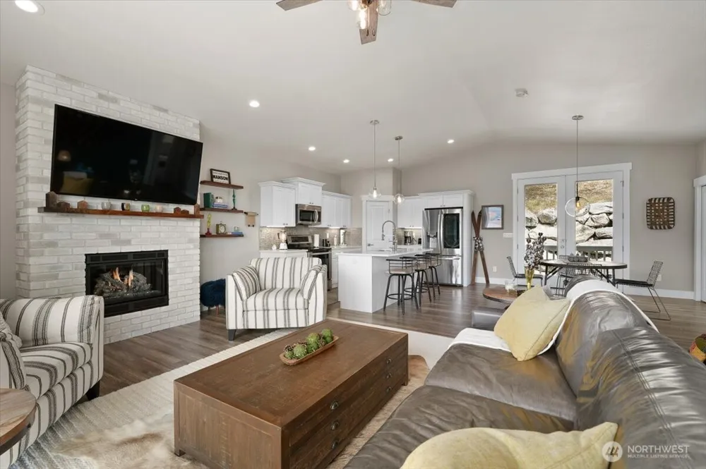 317 Village Drive Manson, WA 98831