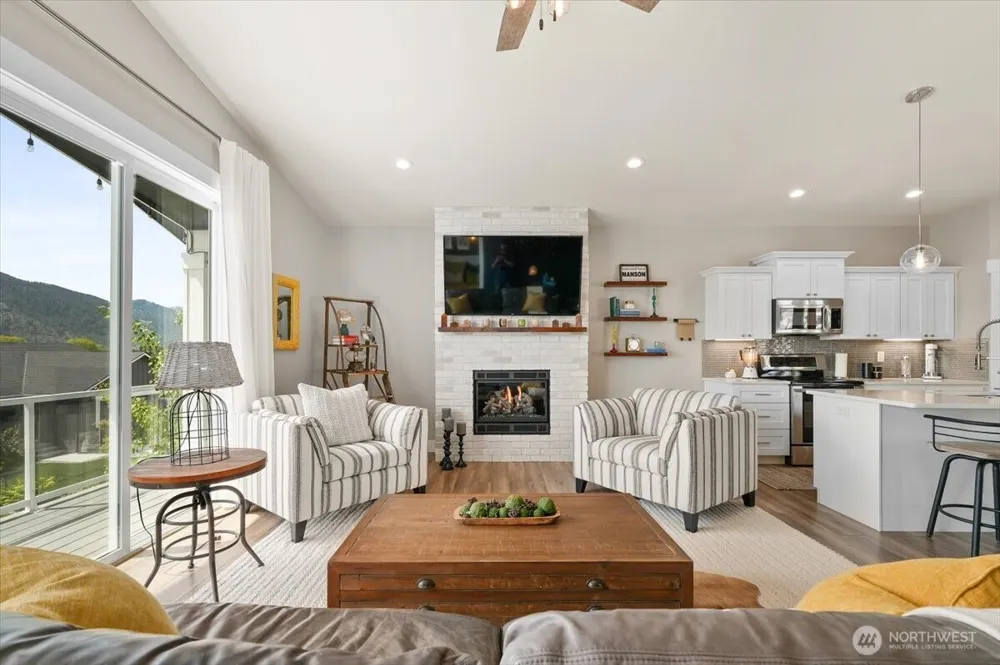 317 Village Drive Manson, WA 98831