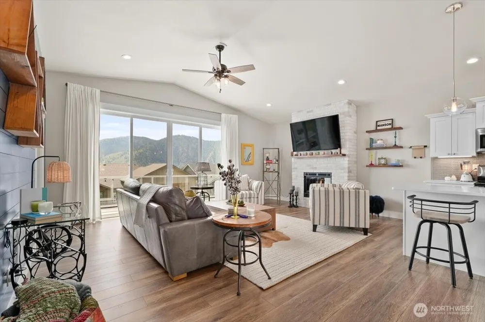 317 Village Drive Manson, WA 98831