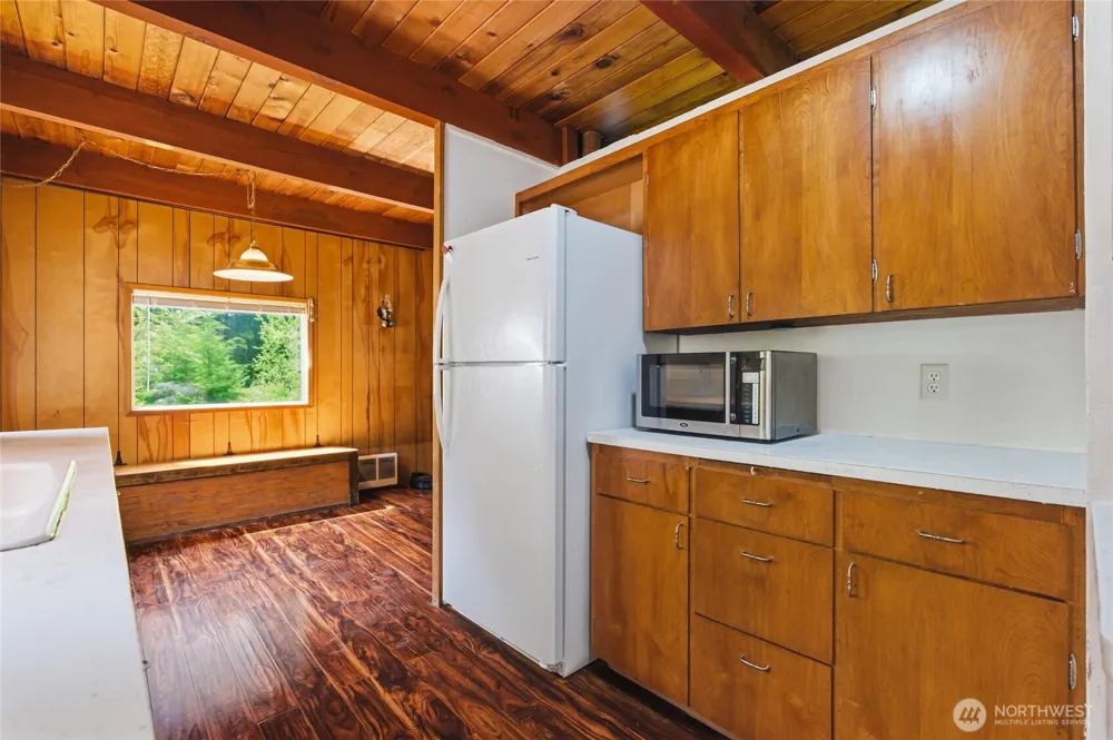 33822 State Route 706 E Ashford, WA 98304