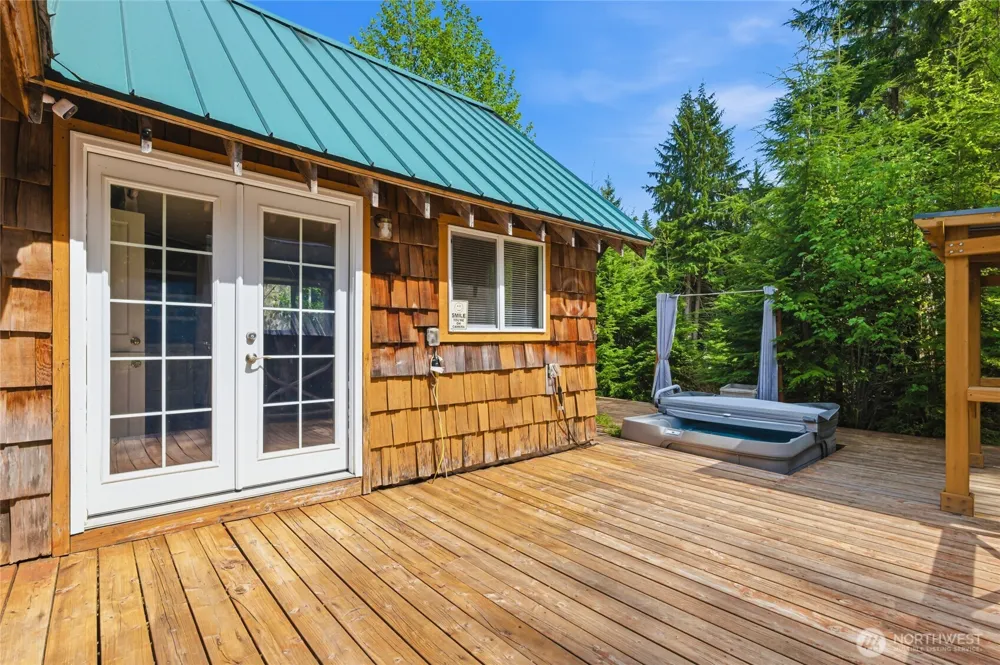 33822 State Route 706 E Ashford, WA 98304