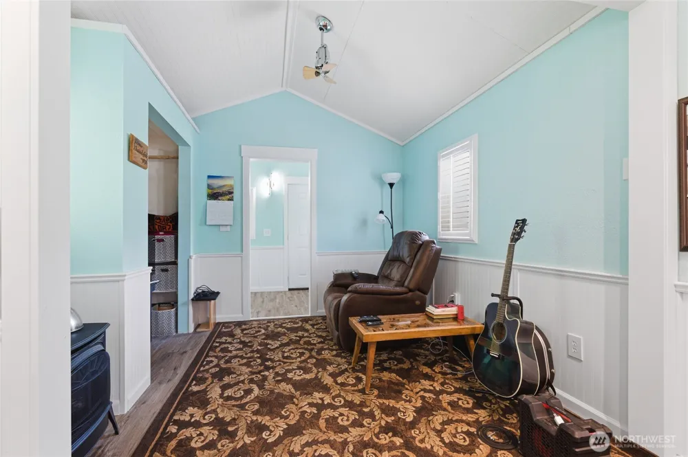 33822 State Route 706 E Ashford, WA 98304