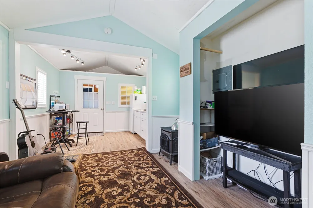 33822 State Route 706 E Ashford, WA 98304