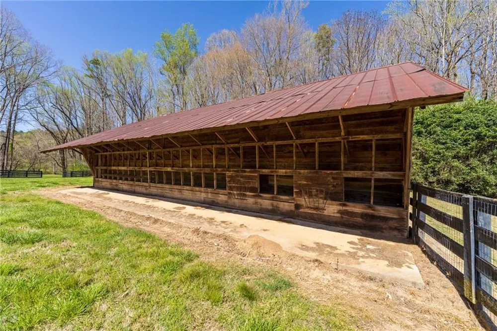 1103 Apple Pie Ridge Road Alto, GA 30510