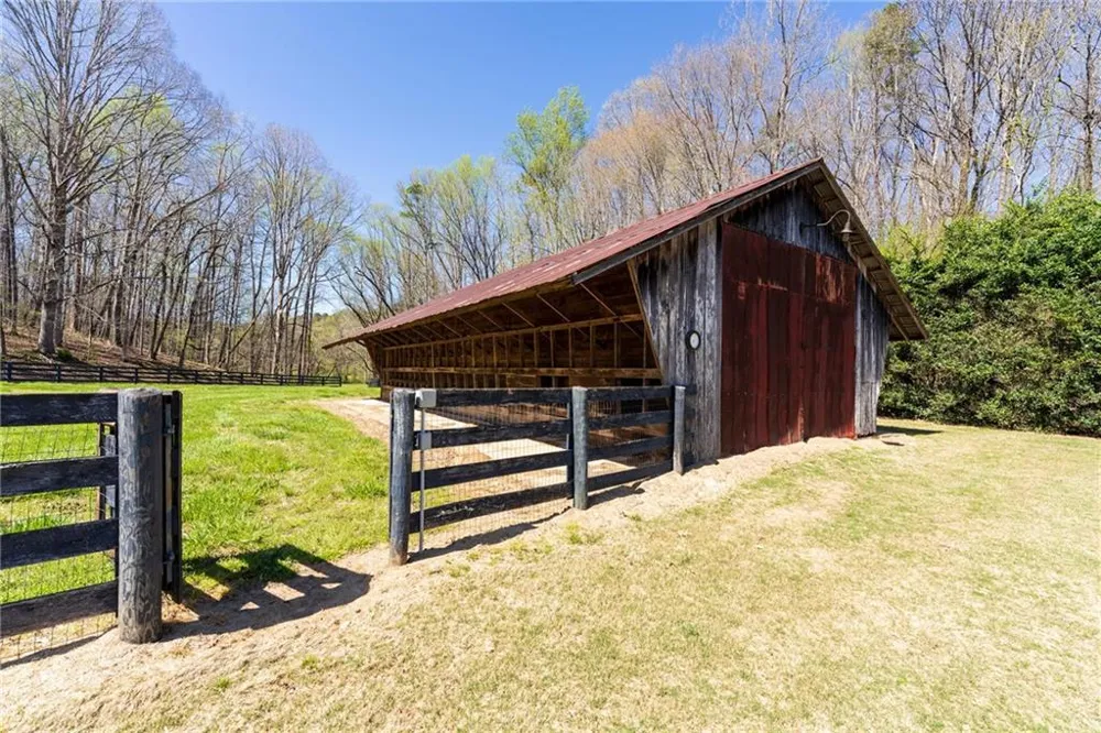 1103 Apple Pie Ridge Road Alto, GA 30510