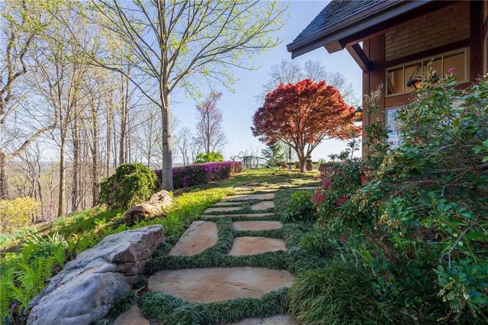 1103 Apple Pie Ridge Road Alto, GA 30510