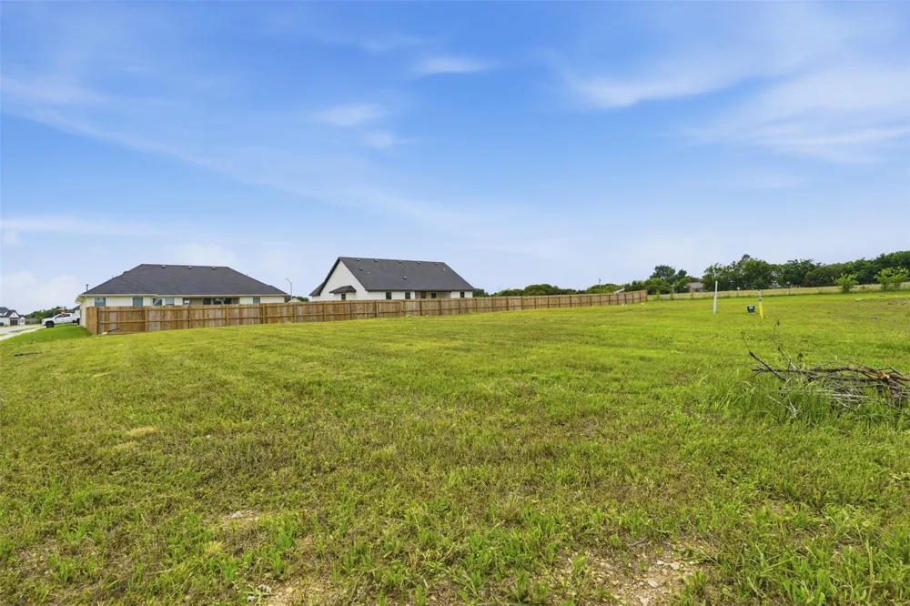 585 Highview Court Godley, TX 76044
