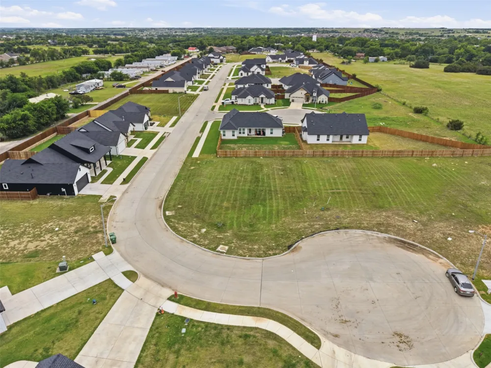 585 Highview Court Godley, TX 76044