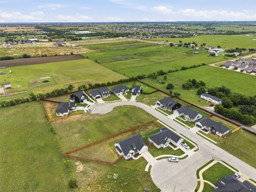 585 Highview Court Godley, TX 76044