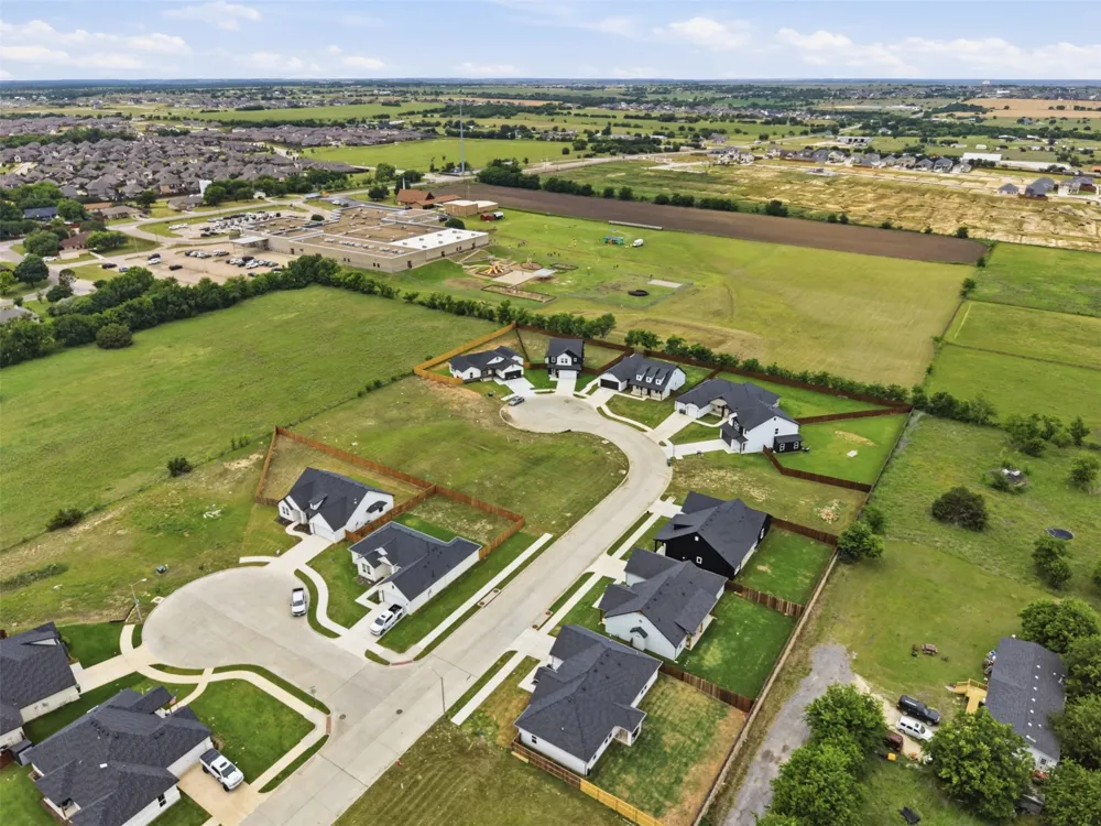585 Highview Court Godley, TX 76044