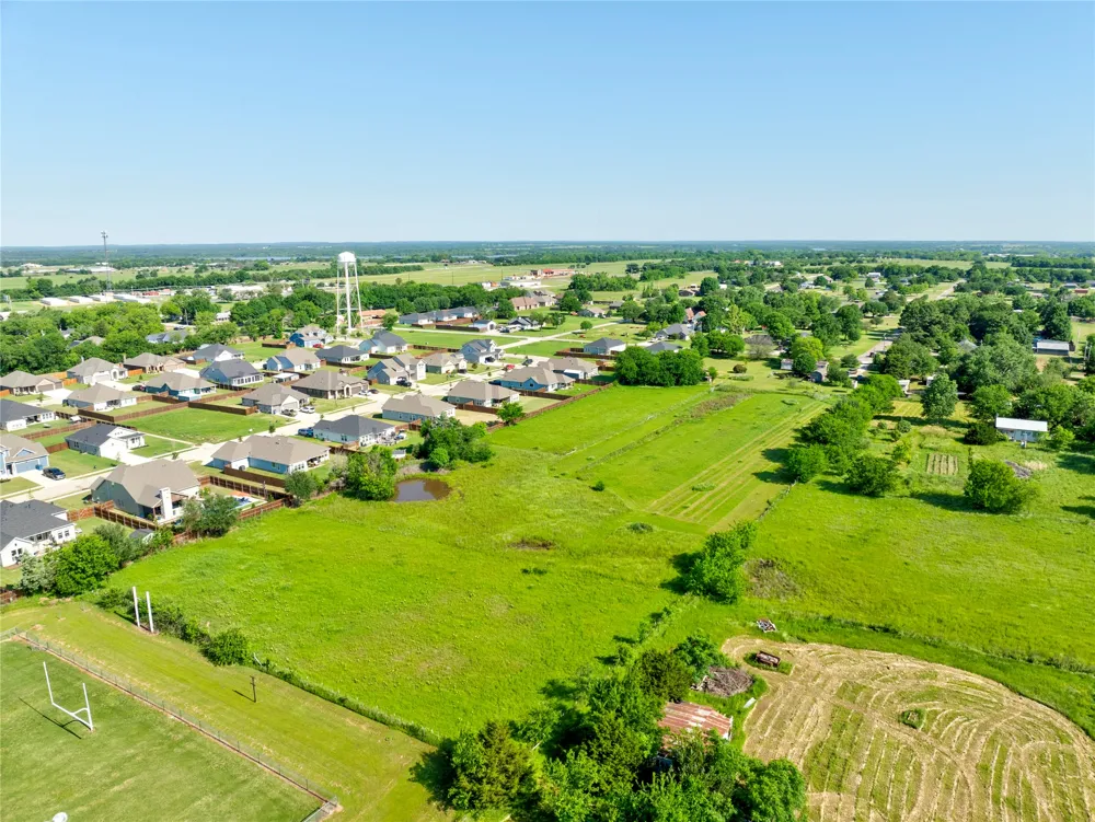305 Swaha Drive Tioga, TX 76271