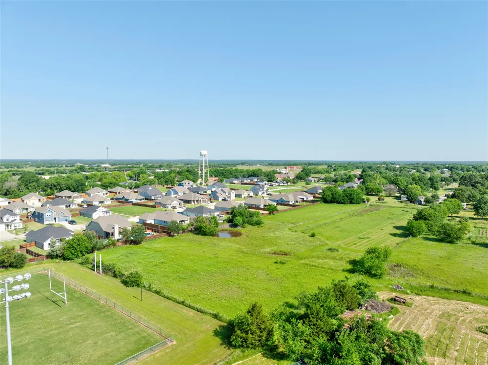 305 Swaha Drive Tioga, TX 76271