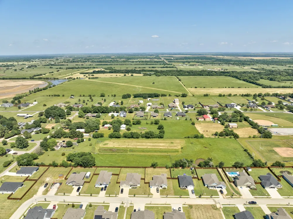 305 Swaha Drive Tioga, TX 76271