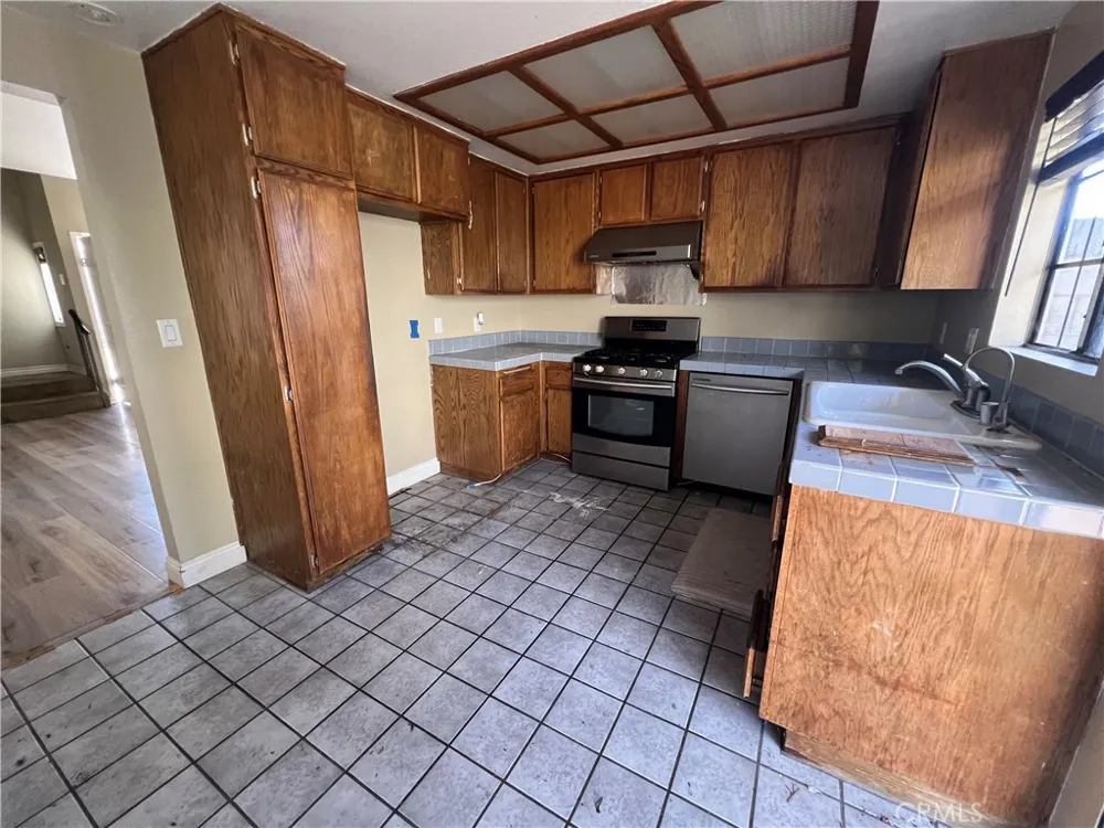 10546 KNOTT Stanton, CA 90680