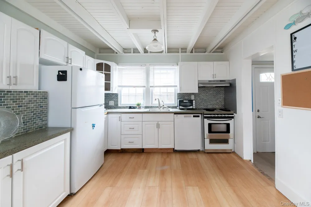 291 Cottage Walk Ocean Beach, NY 11770