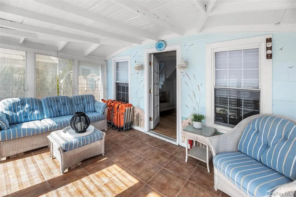 291 Cottage Walk Ocean Beach, NY 11770