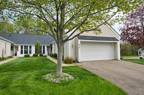 910 Cherrywood Circle