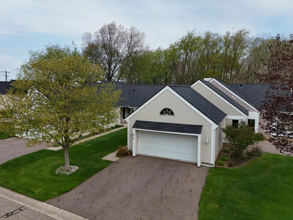 910 Cherrywood Circle Portland, MI 48875