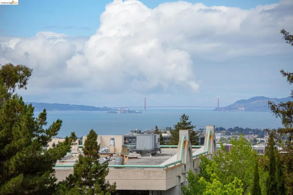 1825 Highland Pl. #1831 Berkeley, CA 94709
