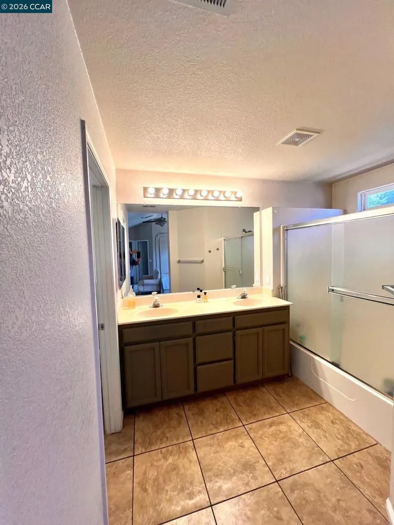 1481 Heatherfield Way Tracy, CA 95376