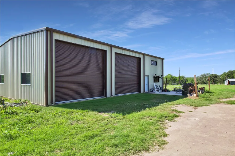 4552 Mineral Cemetery Beeville, TX 78102