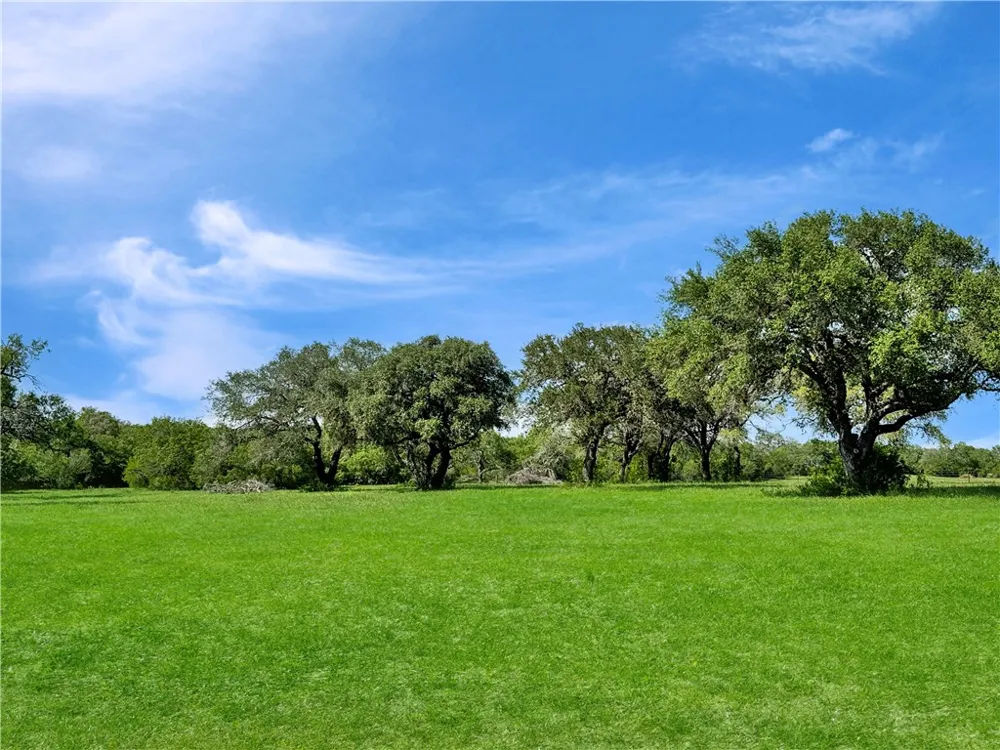 4552 Mineral Cemetery Beeville, TX 78102