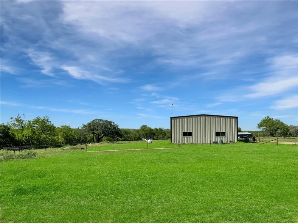 4552 Mineral Cemetery Beeville, TX 78102