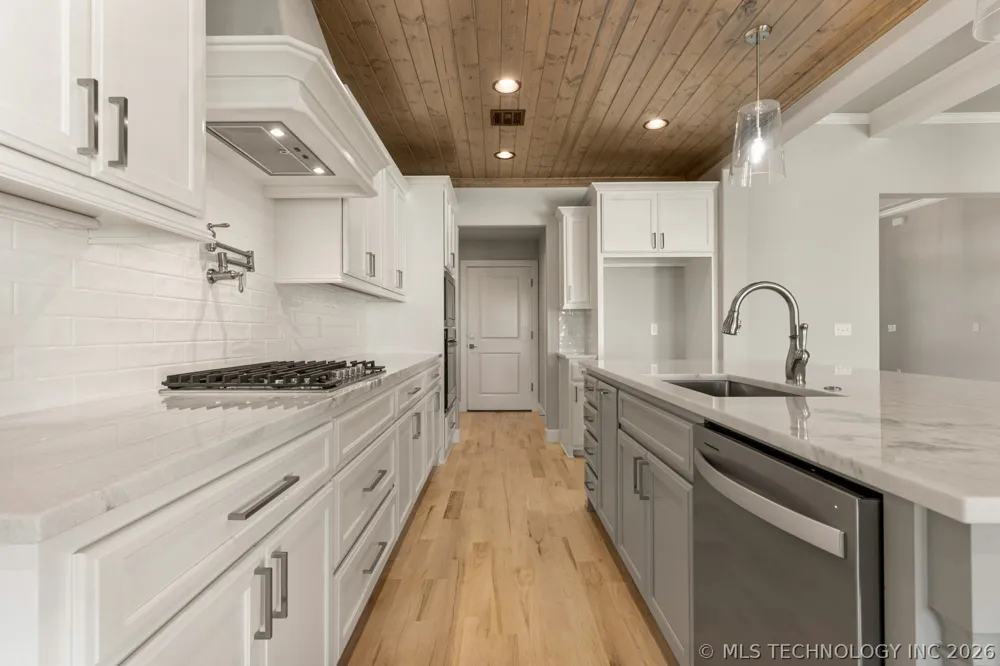 1507 Cedarwood Drive Claremore, OK 74017