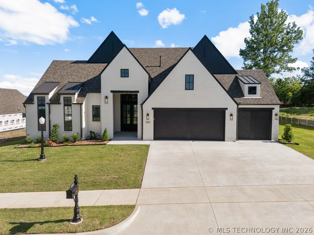 1507 Cedarwood Drive Claremore, OK 74017