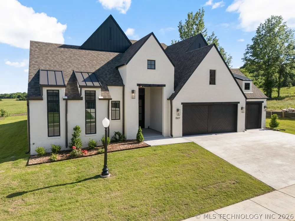 1507 Cedarwood Drive Claremore, OK 74017