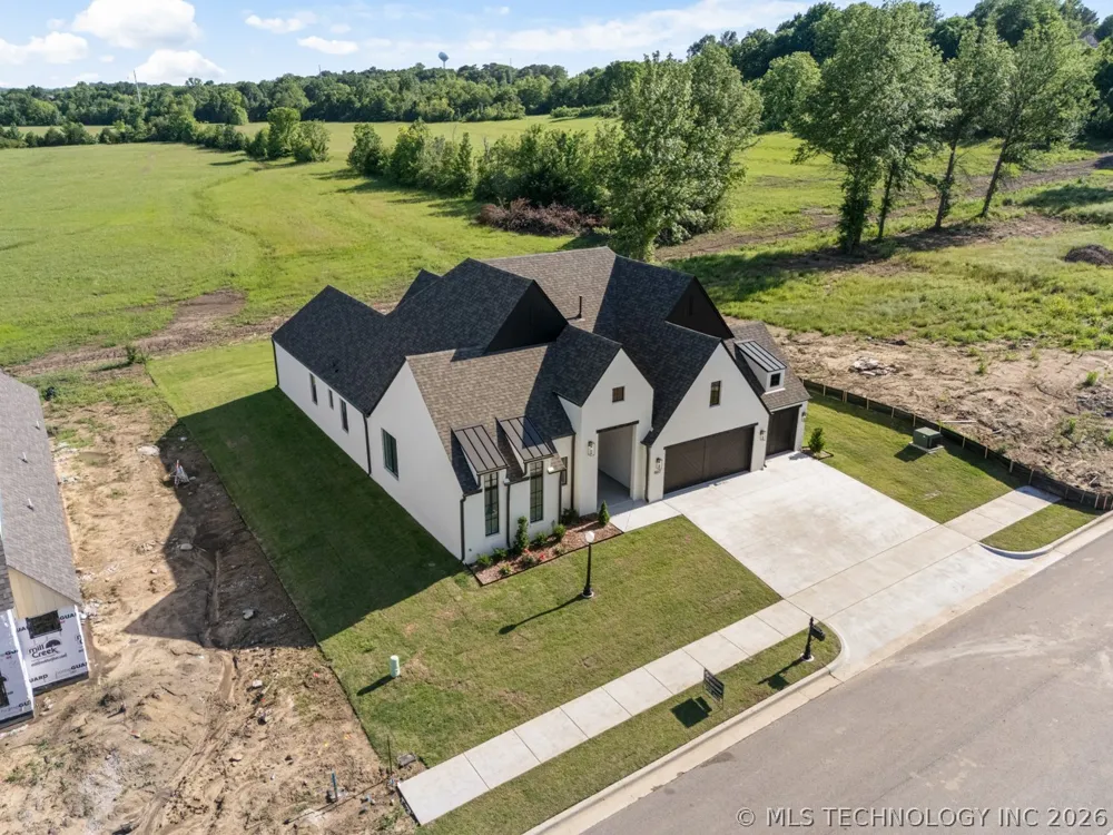 1507 Cedarwood Drive Claremore, OK 74017