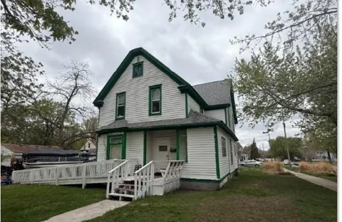 14 6th Avenue NW