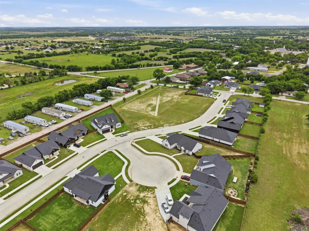 516 Highview Court Godley, TX 76044