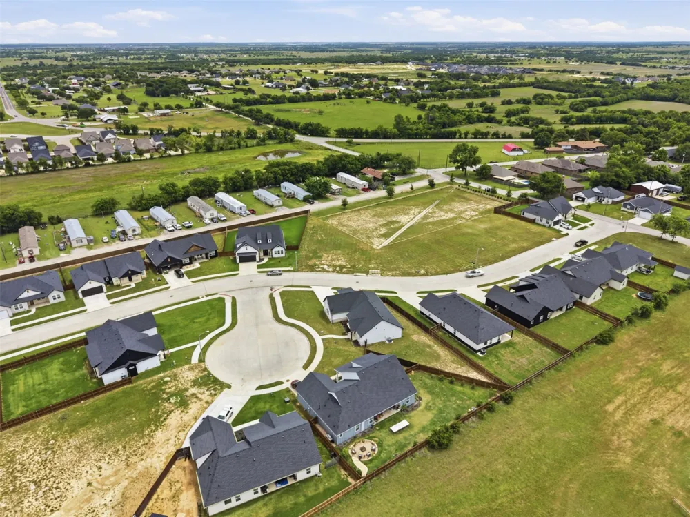516 Highview Court Godley, TX 76044