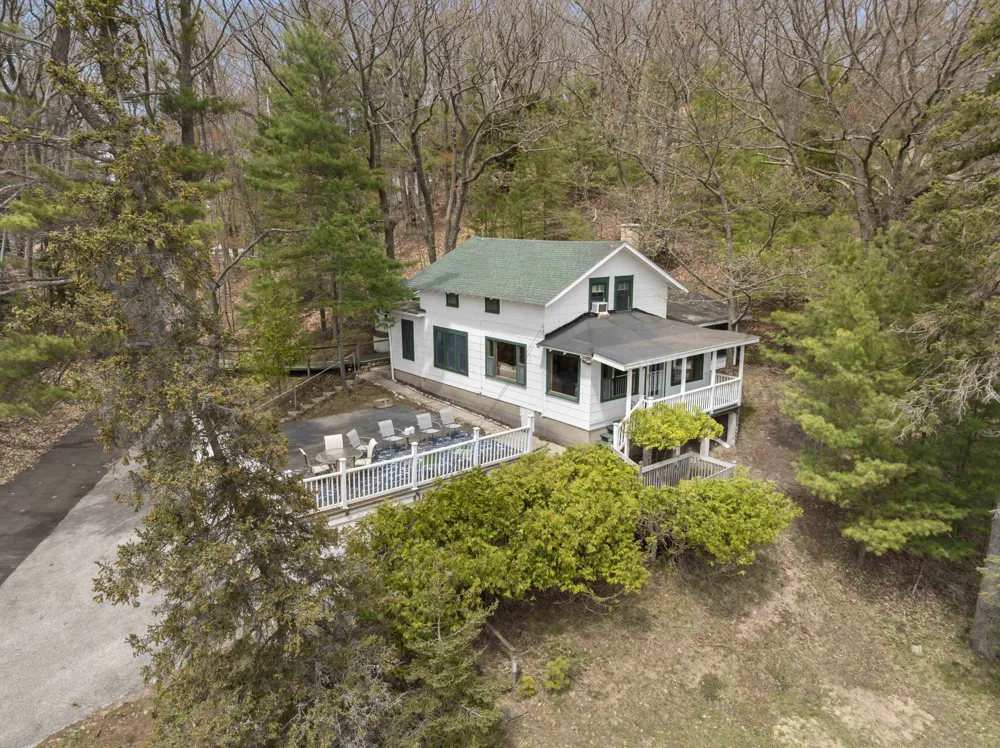 8368 Portage Point Drive Onekama Township, MI 49675