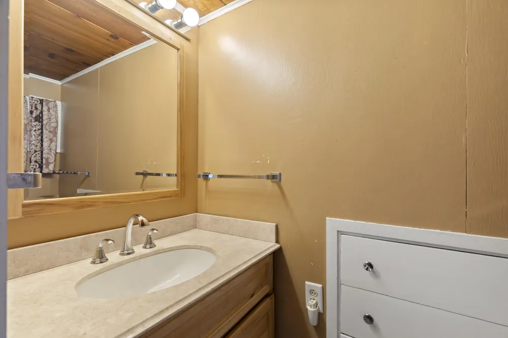 8368 Portage Point Drive Onekama Township, MI 49675