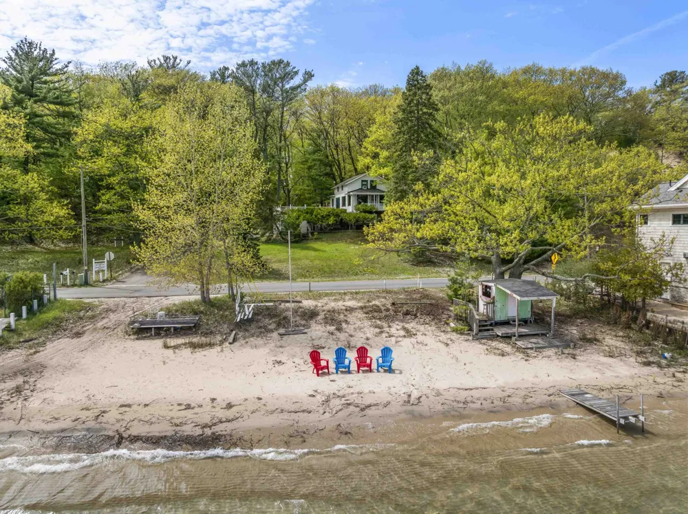 8368 Portage Point Drive Onekama Township, MI 49675