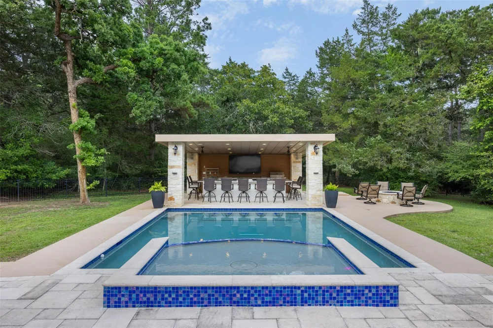 404 Saint Andrews Drive New Ulm, TX 78950