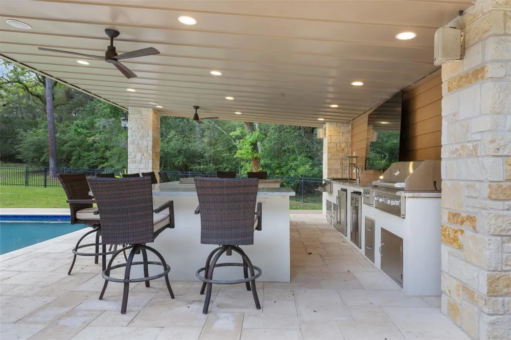 404 Saint Andrews Drive New Ulm, TX 78950