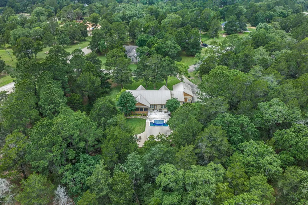 404 Saint Andrews Drive New Ulm, TX 78950
