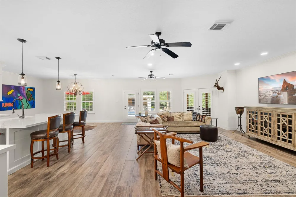 404 Saint Andrews Drive New Ulm, TX 78950