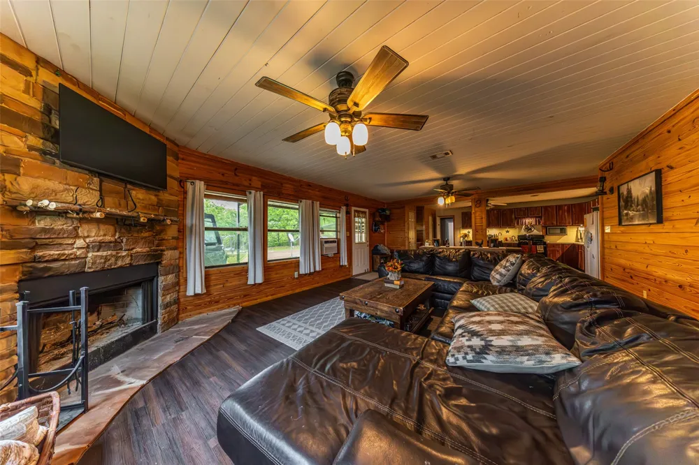 5531 NE County Road 3130 Kerens, TX 75144