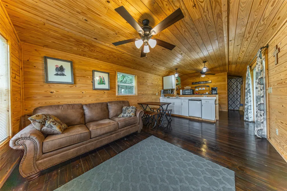 5531 NE County Road 3130 Kerens, TX 75144
