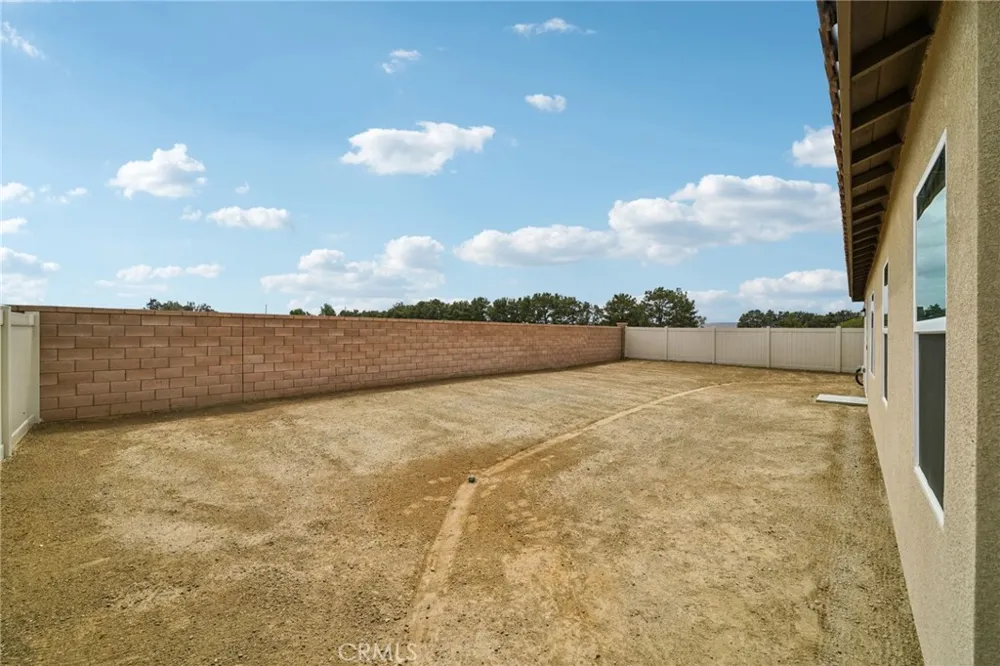 1674 westfork Way San Jacinto, CA 92582