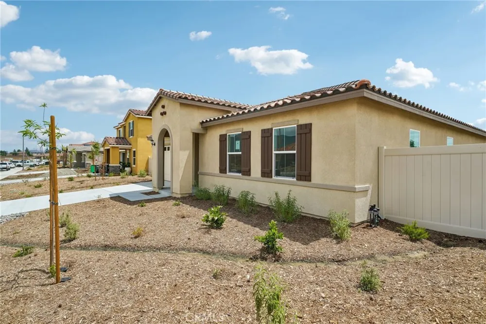 1674 westfork Way San Jacinto, CA 92582